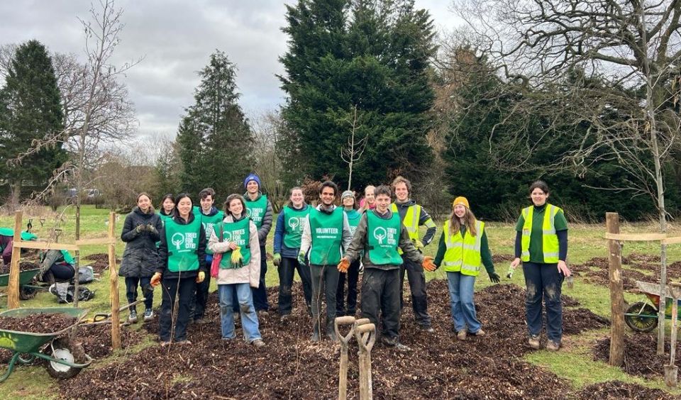 Hillingdon Court Park Youth prorgamme planting session 5 2